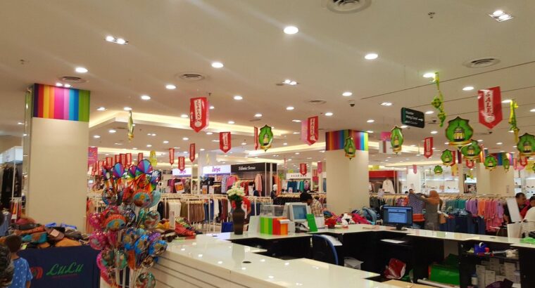 What types of products and services provide Lulu Hypermarket in Dubai
