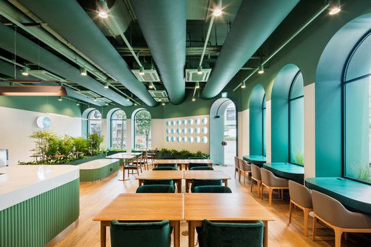 Running cafe for sale in Dubai