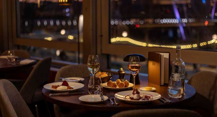 Well running restaurant for sale in Duba...