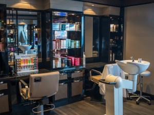 Well running beauty salon for sale in Dubai