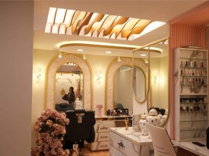 Established ladies beauty salon for sale in Dubai